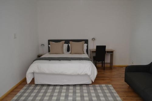 Klerksdorp Casa | 8 Kiaat Suites