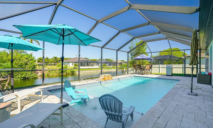 Trafalgar Casa | 8 Mi to Dtwn: Canalfront Home in Cape Coral!