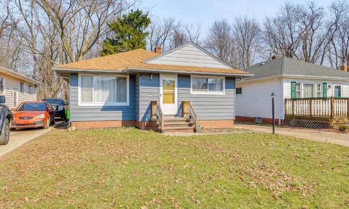 Garfield Heights Casa | 8 Mi to Dtwn Cleveland Quiet Home with Fenced Yard