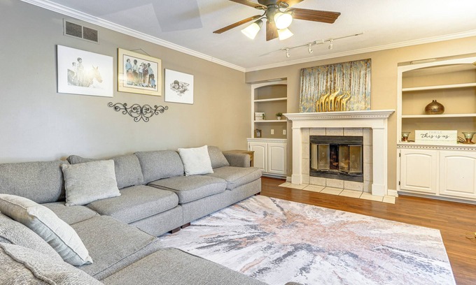 Laotto Casa | 8 Mi to Dtwn: Family-Friendly Home in Fort Wayne!