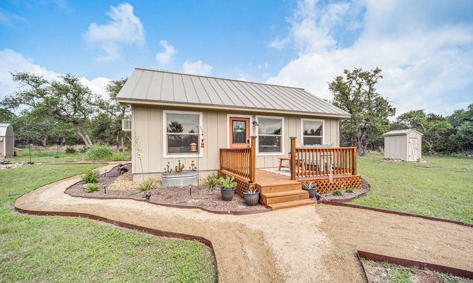 San Marcos Cabina | 8 Mi to Dtwn Wimberley: Cabin Retreat on 5 Acres!