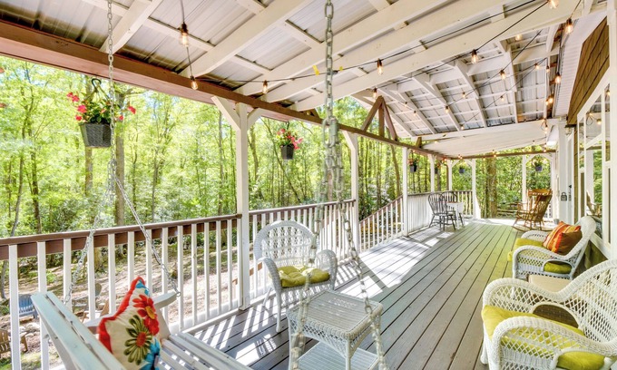 Sautee Nacoochee Casa | 8 Mi to Helen: Sautee Nacoochee Home w/ Hot Tub