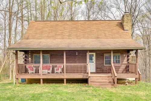 Unionville Casa | 8 Mi to IU Cabin with Reading Nook, Fire Pit and Yard
