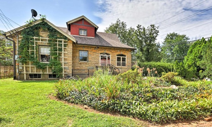 Strathmoor Village Casa | 8 Mi to Kentucky Derby Charming Louisville Gem