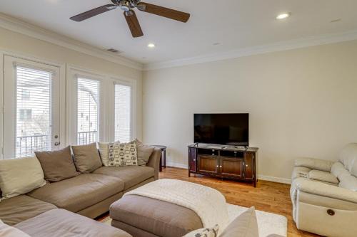 George Bush Park/Eldridge Casa | 8 Mi to the Galleria Home with Balcony and Yard