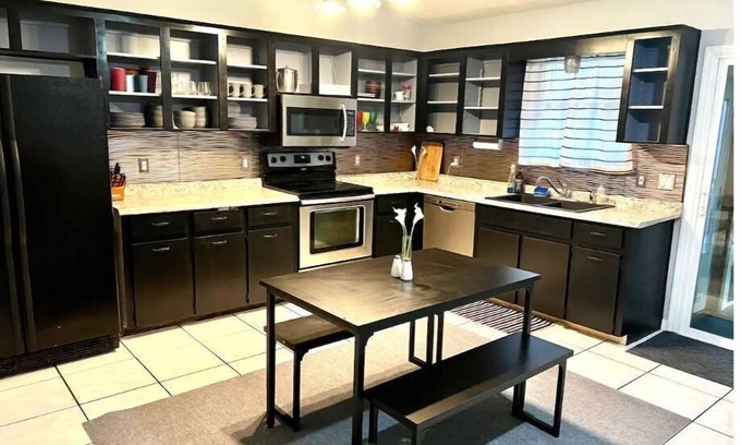 Fellowship Casa | 8 min from WEC! Adorable 2BR home with pool