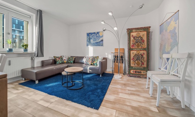 Alte Heide-Hirschau Apartamento | 8 min metro to Marienplatz 120 m² Schwabing - 3 BR - 2.5 bath - private parking
