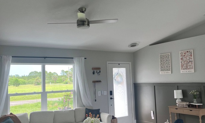 Warm Mineral Springs Casa | 8 min walk to FL springs- 20 min drive to beach- fully stocked house w/ gym