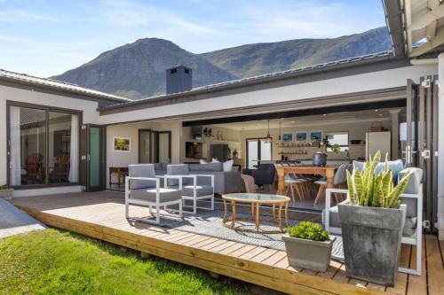 Betty's Bay Casa | 8 on Nivenia by Host Agents
