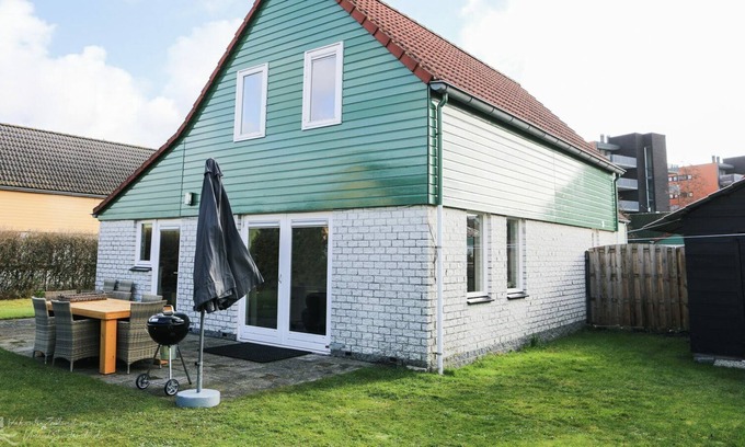 Wemeldinge Casa | 8-person holiday home in Wemeldinge