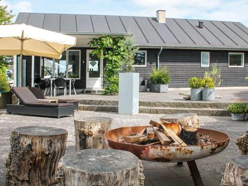 Hvidbjerg Strand Casa | 8 person holiday home in Børkop