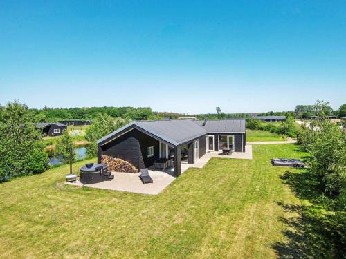 Fjellerup Strand Casa | 8 person holiday home in Glesborg