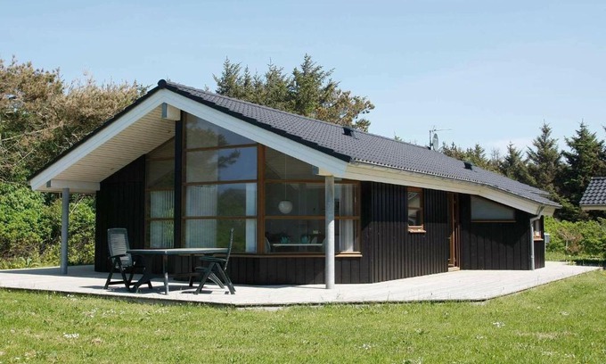 Nr. Lyngby Casa | 8 person holiday home in L kken