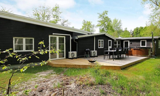 Hoensinge Casa | 8 person holiday home in Vig-By Traum