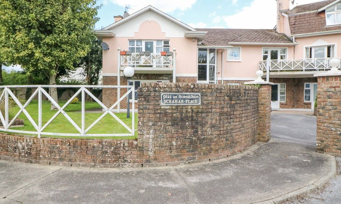 Killarney Cabaña | 8 SCRAHAN PLACE, family friendly in Killarney, County Kerry