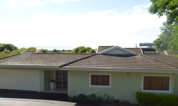 Hillcrest Casa | 8 Sleeper Kingsize Vacation Home Rental Springside Road, Hillcrest Park, Durban