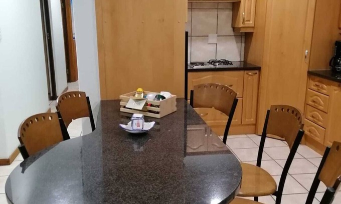 L'Agulhas Casa | 8 Sleeper self catering house