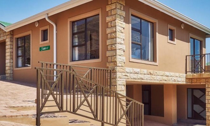 Clarens Apartamento | 8 Sleeper Villa and 4 Sleeper Flatlet