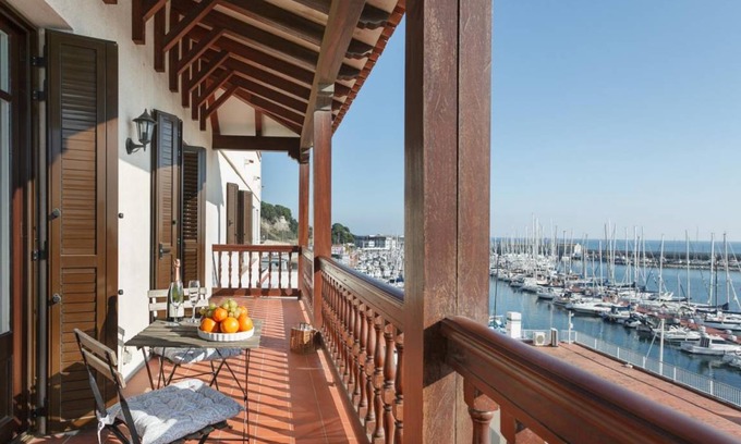 Arenys de Mar Apartamento | 80 m² Apartamento ∙ 4 habitaciones ∙ 7 huéspedes