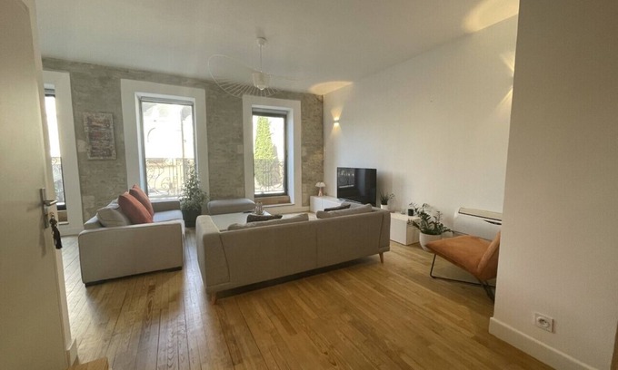 Faubourg Apartamento | 80 sq. m Apartment, old town, church view, parking