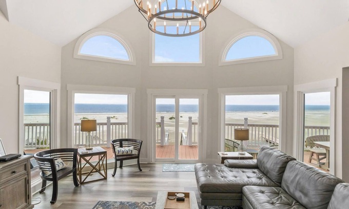 Saint Helena Island Casa | 805 Marlin Dr