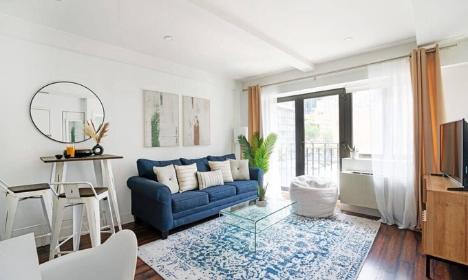 Midtown West Apartamento | 809-3A Newly Furnished 1BR Columbus Circle Elevator W/D
