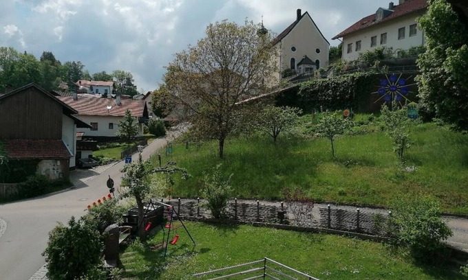 Kollnburg Apartamento | Apartamento de 80 m2 en el ático con parking y wifi.