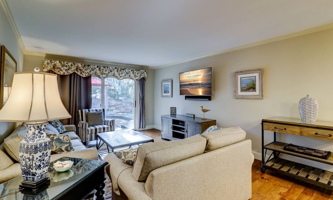 Harbour Town Condominio | 823 Ketch Court - Sea Pines Townhouse in Harbourtown-Quick walk to the Marina
