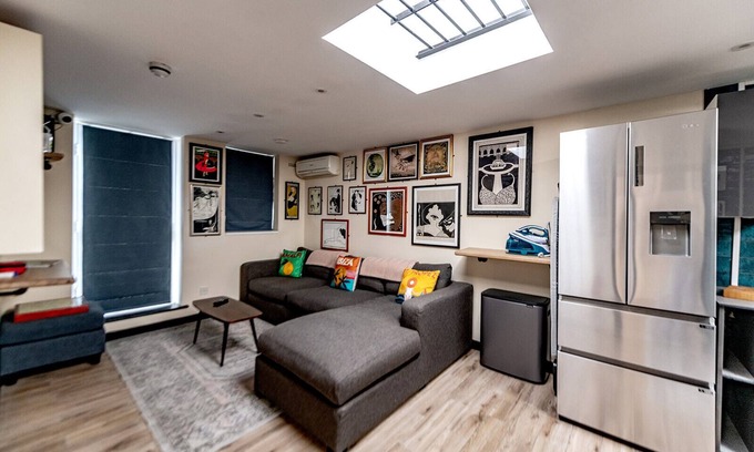 Dalston Hotel | 82A Dalston Lane Terrace