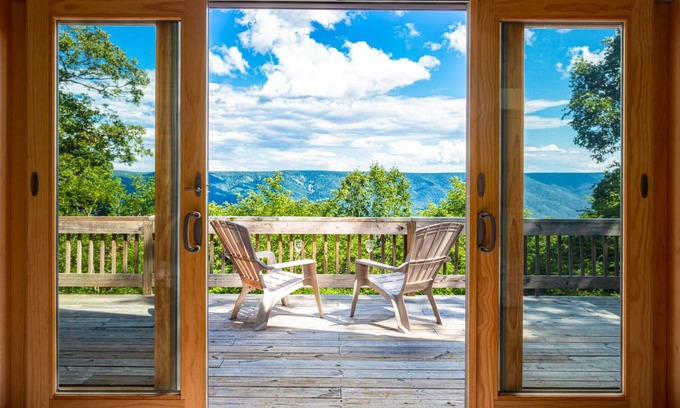 Great Cacapon Chalet De Esquí | 84 m² Chalet ∙ 3 habitaciones ∙ 6 huéspedes