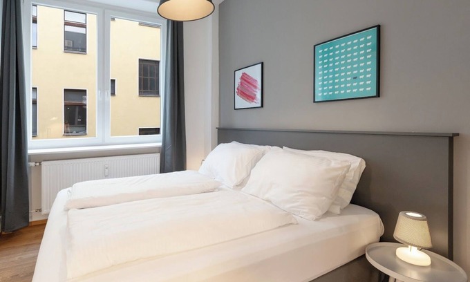 Moabit Apartamento | 85 SQM & 2 BEDROOM INTERIOR-DESIGNED APARTMENT BY BENSIMON