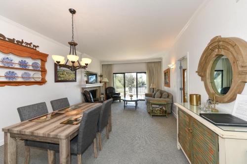 Napa Apartamento | 888 Oak Creek at Silverado condo