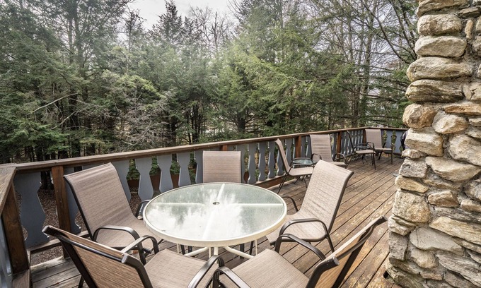 Killington Chalet De Esquí | 8 BR 5 B en casa 1/4 milla de Killngtn Rd, a corta distancia a pie de panaderías y restaurantes 2mi golf