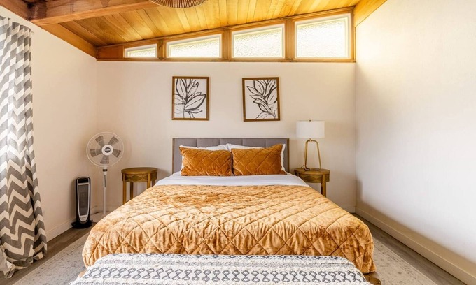 SeaTac Casa | 8BR | BBQ, Garden Retreat | Des Moines | Sophari