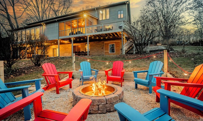 McGaheysville Casa | 8BR in Massanutten w/ Hot tub, Sauna, Theater