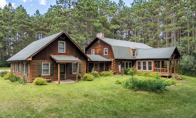 Mauston Cabina | Cabaña 13Hab/5Ba, Mascotas OK, 25+ Pers, cerca de Lago Castle Rock y Dells