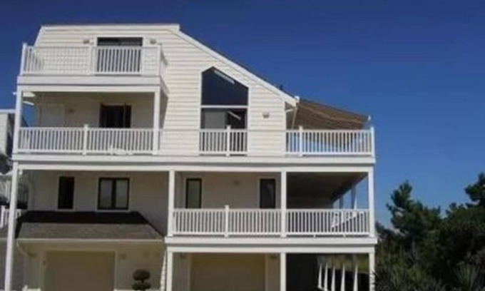 Townsend's Inlet Casa | 9 82nd Street Unit A