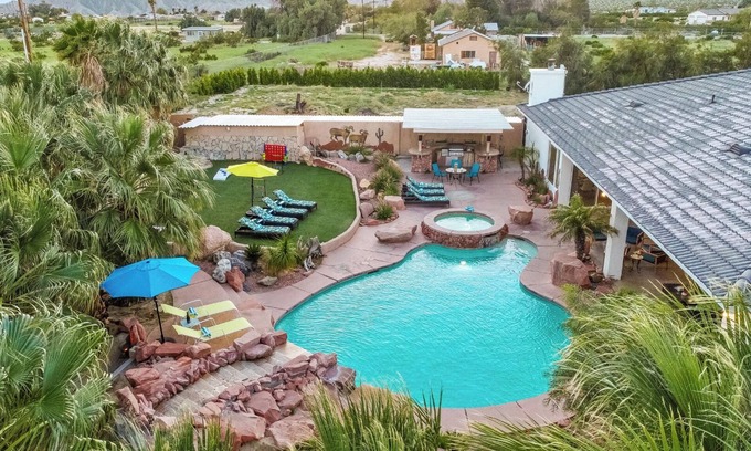 Desert Hot Springs Casa | 9 bdr+15 bds+5.5 baths, pickleball, basketball, 2+acres, indoor+out billiards.