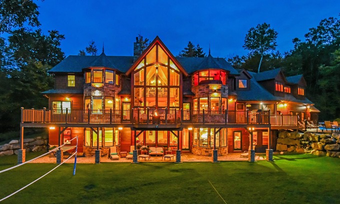 Sunday River Area Casa | 9 Bdrm Premiere Luxury Estate Sleep 26 Movie Theater, Pool,Spa,Game Rm,Steam Rms