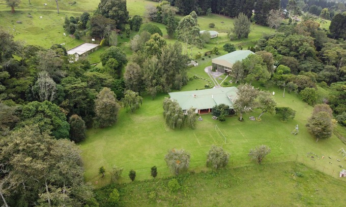 Roble Casa | 9-bedroom at the top of the mountains with WiFi/sport arenas/fireplace/hiking