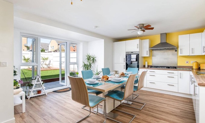 Patchway Casa | 9 bed home designed for contractors and families