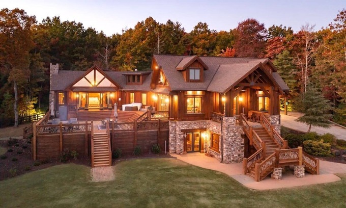 Helen Cabina | 9 Bedroom Lodge Barndominium Combo Sleeps Up to 30