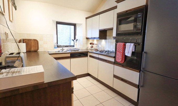 Kendal Cabaña | 9 Camden Building