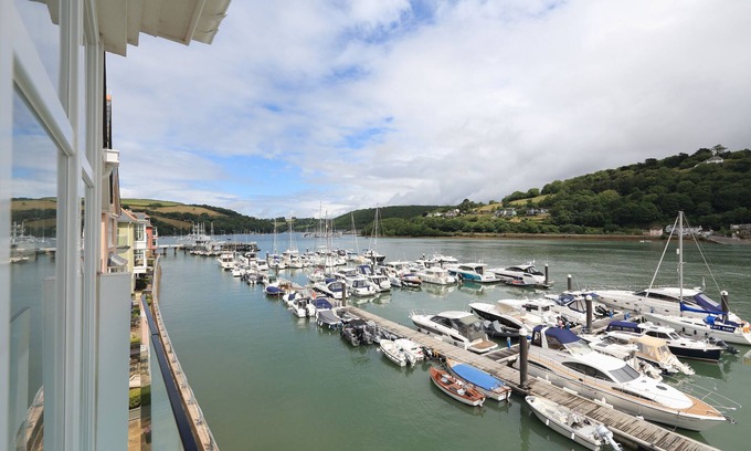 Dartmouth Cabaña | 9 Dart Marina, DARTMOUTH