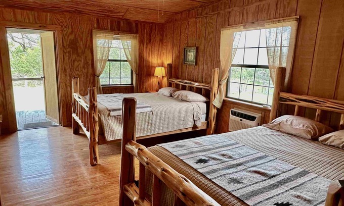 Bandera Cabina | 9 Hackberry, at CRC Ranch Retreat