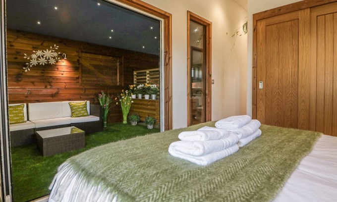 Dobwalls Cabaña | 9 Meadow Retreat