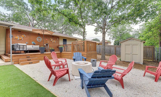 Vance Jackson Casa | 9 Mi to Downtown: Home w/ Deck in San Antonio