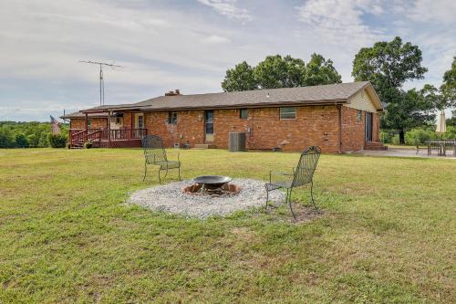 Maysville Casa | 9 Mi to Grove Home with Fire Pit in Southwest City