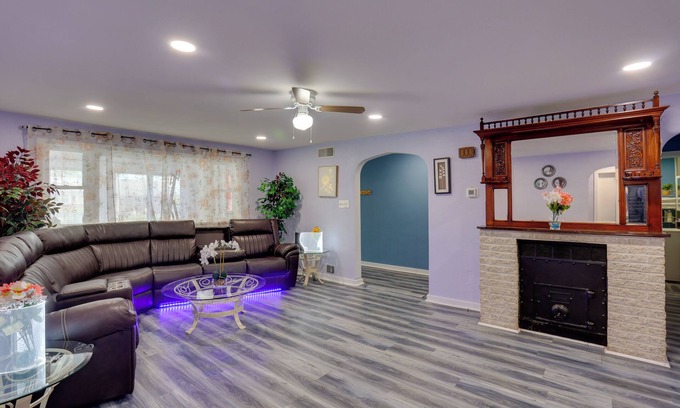 Harrisburg Apartamento | 9 Mi to Hersheypark: Spacious Home w/ Deck