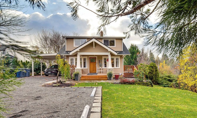 Milton Casa | 9 Mi to Tacoma: Home w/Deck in Milton!